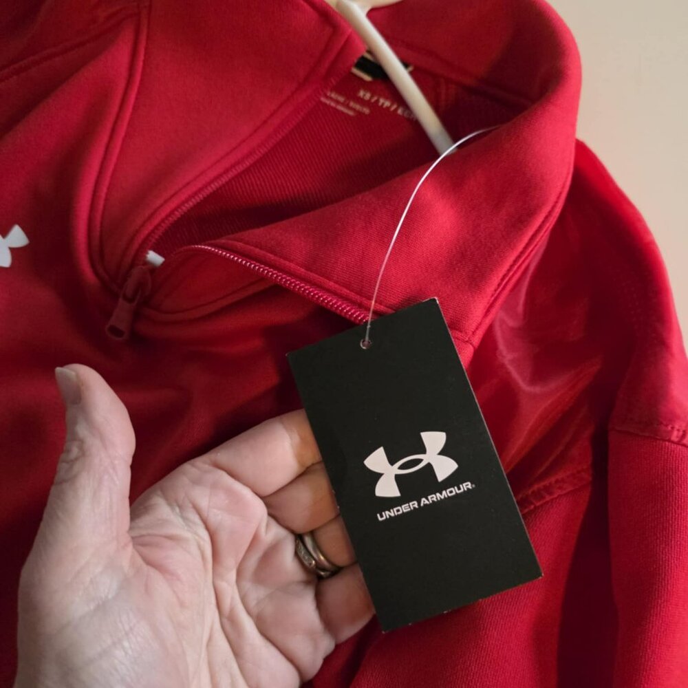 NWT Under Armour 1/4 Zip Loose Fit - Picture 3 of 6